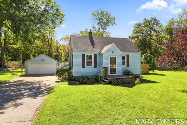 1426 W Lakewood Boulevard, Holland, MI 49424
