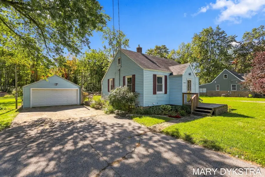 1426 W Lakewood Boulevard, Holland, MI 49424 - #2