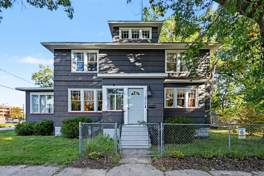 210 E Larch Avenue, Muskegon, MI 49442 - #2