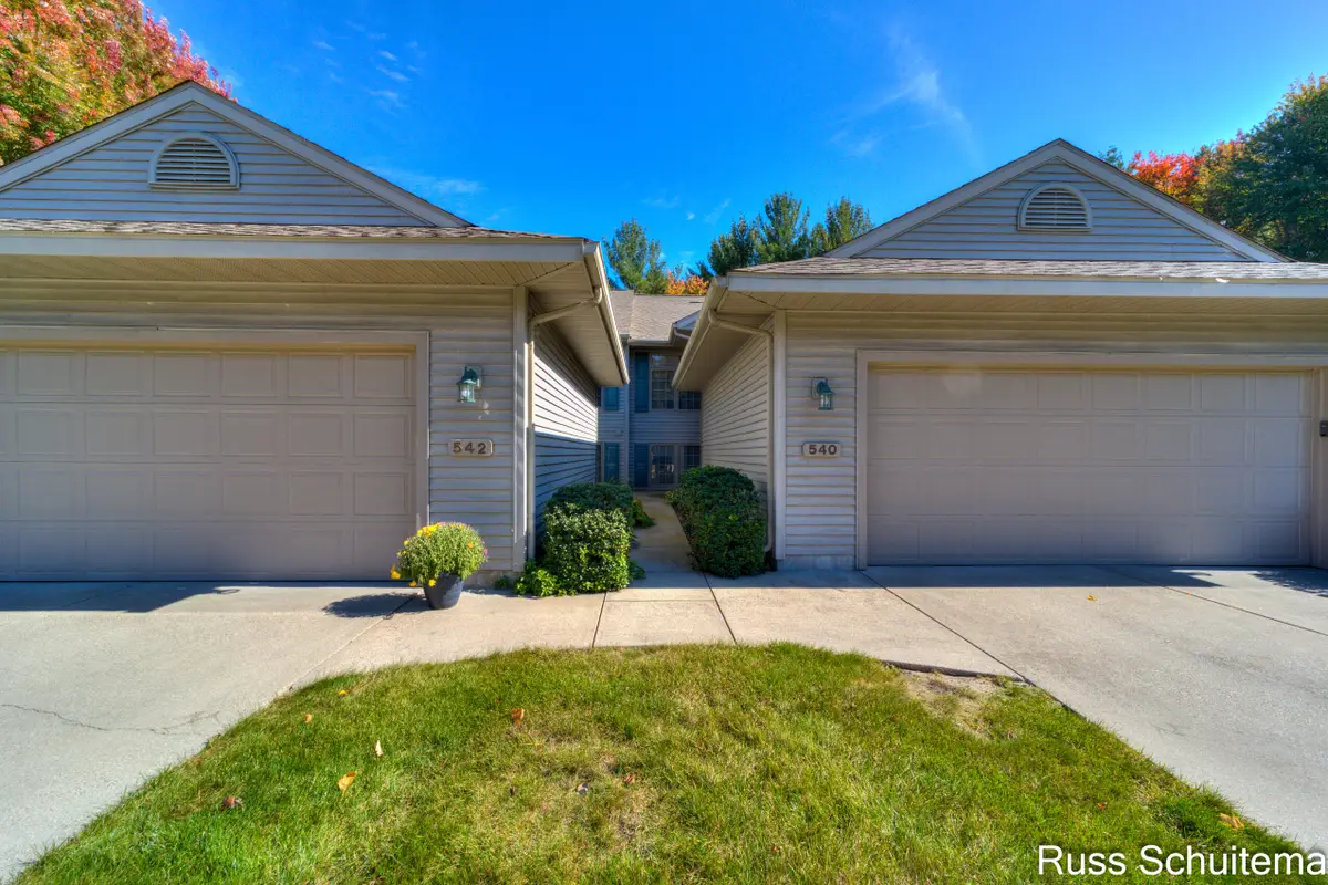 542 Tournament Circle, Norton Shores, MI 49444 - #1