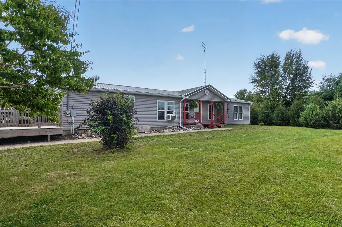3635 W Washington Road, Ithaca, MI 48847 - #1