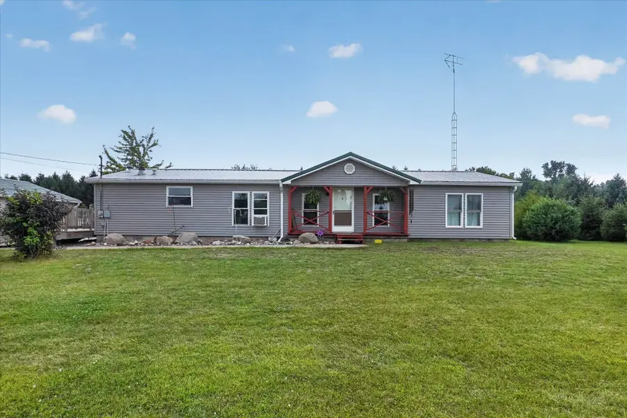 3635 W Washington Road, Ithaca, MI 48847 - #2