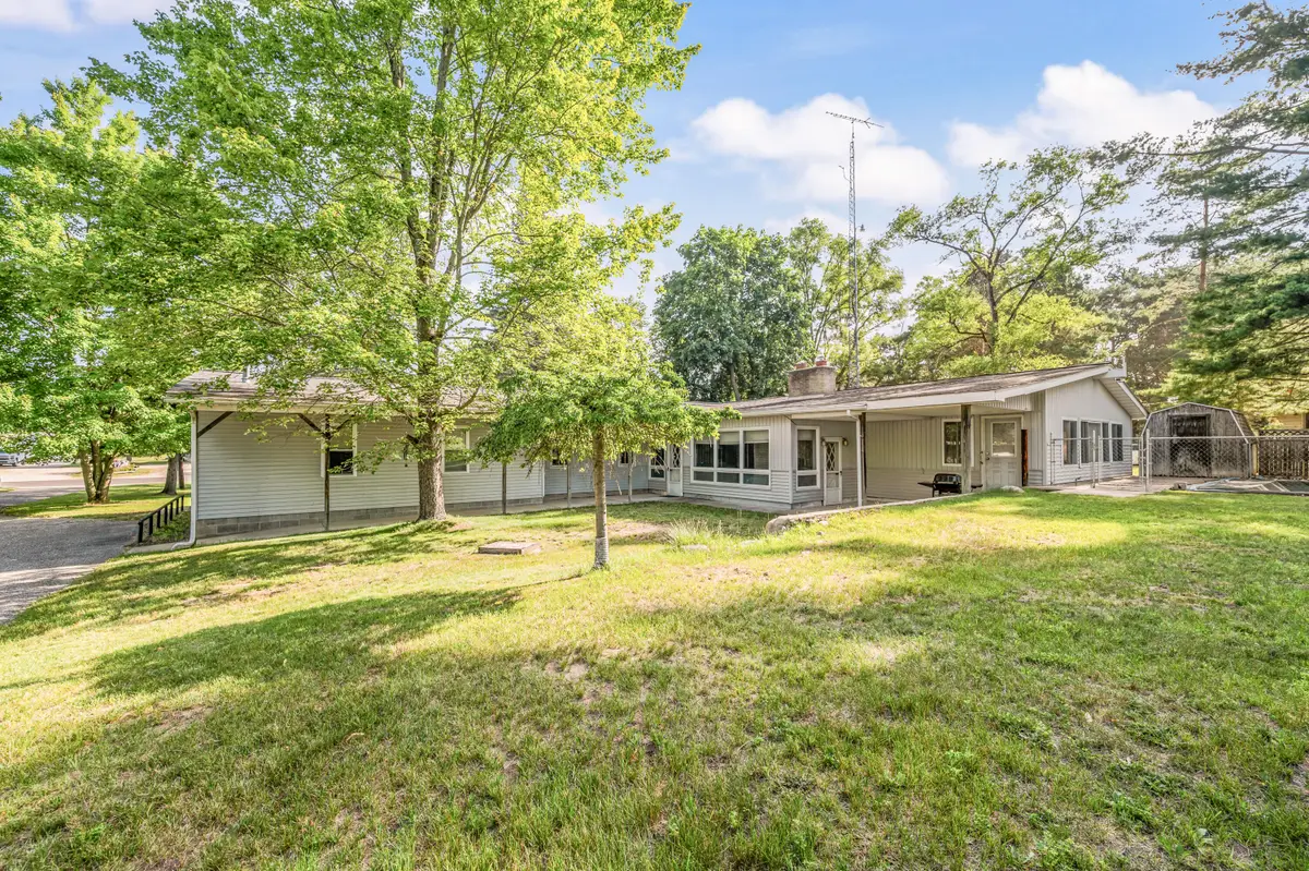 18751 16 Mile Rd, Big Rapids, MI 49307 - #1