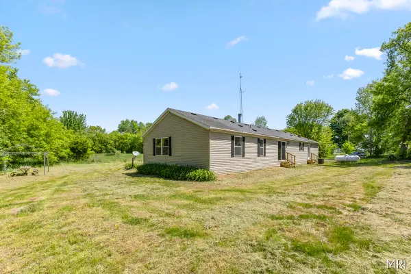 5950 S Grow Road, Sheridan, MI 48884