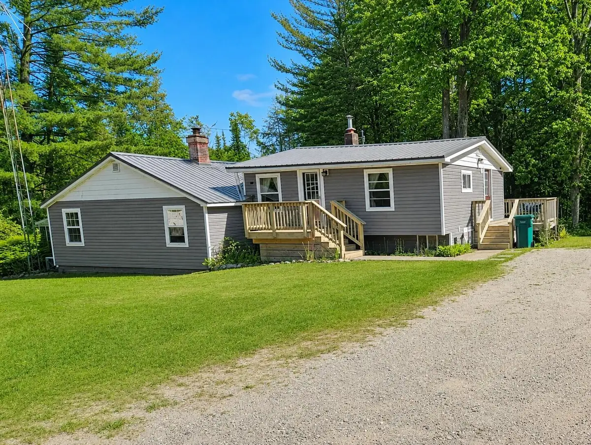 3119 W Maple Grove Road, Farwell, MI 48622 - #1