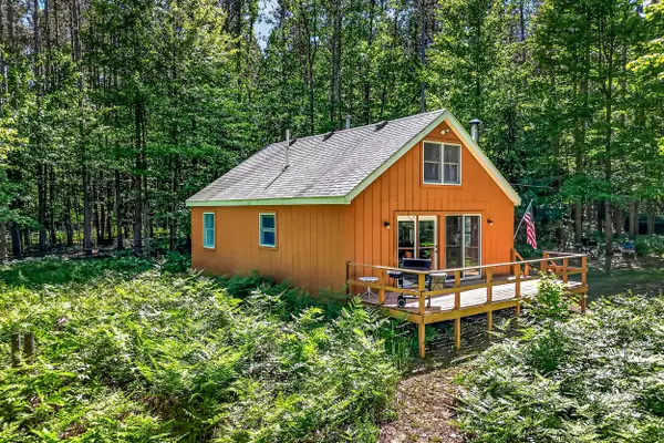 3821 W Baseline Road, WhiteCloud, MI 49349