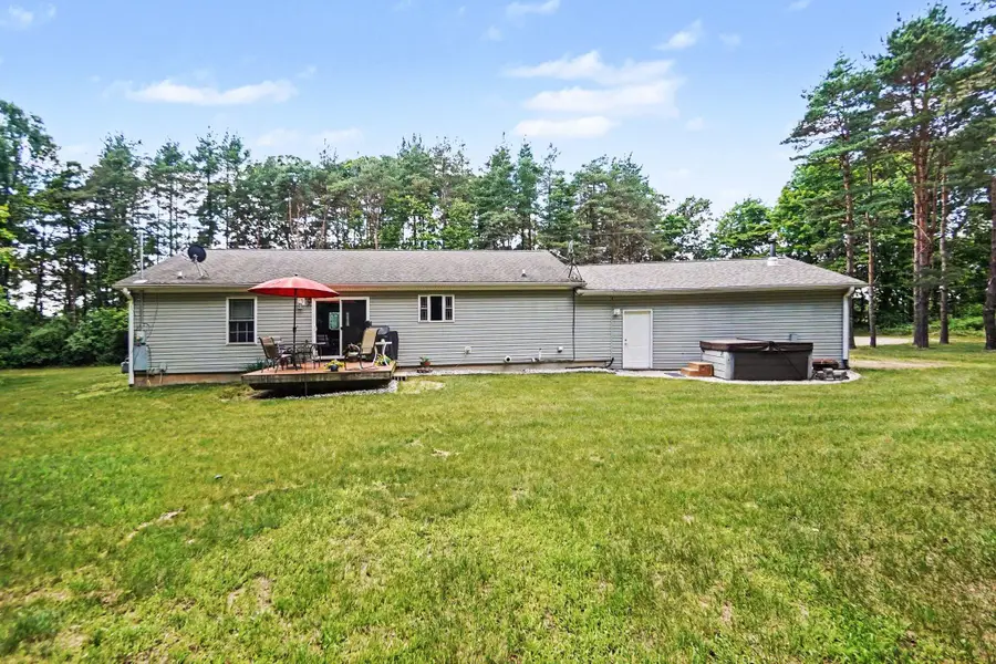 11440 Elm Avenue, Howard City, MI 49329 - #2