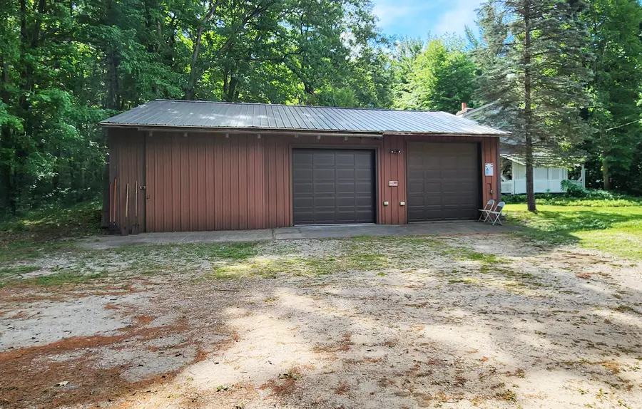2100 Newcosta Avenue, Newaygo, MI 49337 - #3