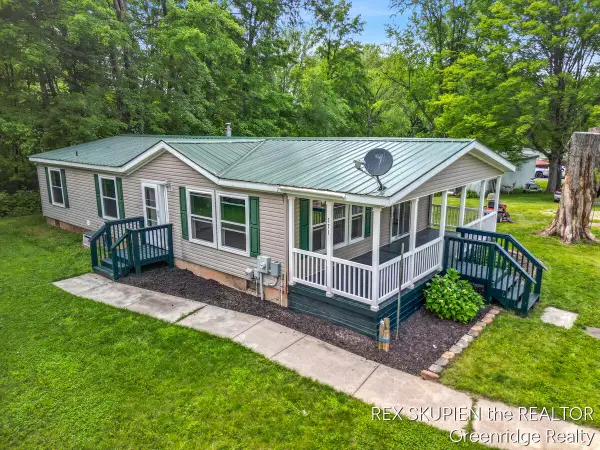 571 W Eagle Ridge, WhiteCloud, MI 49349
