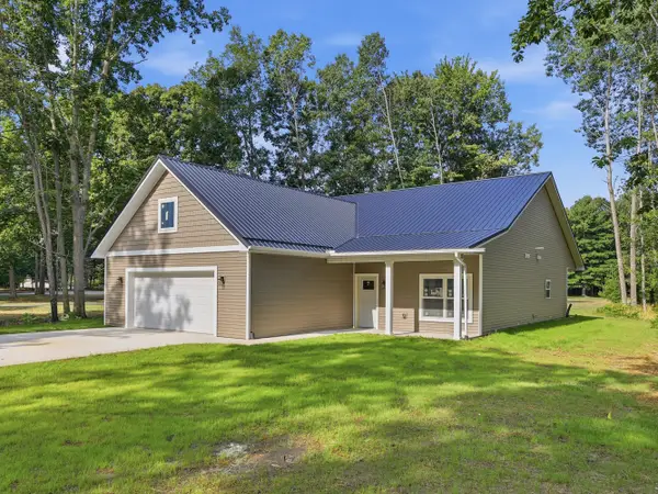 6805 Mayfair Drive, CanadianLakes, MI 49346