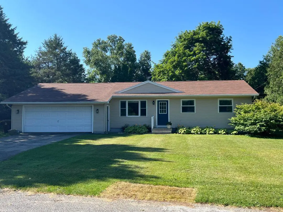 126 Johnson Street, Edmore, MI 48829 - #1