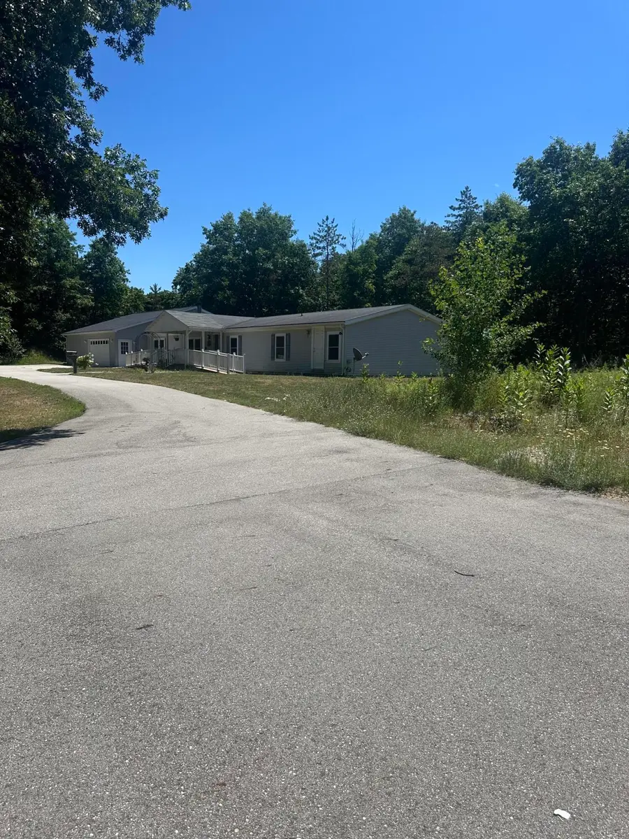 4932 E Polk Street, Norwich, MI 49349 - #3