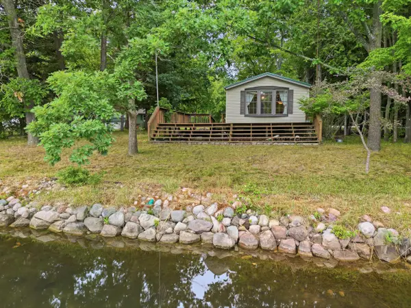 1046 Vallado Drive, LakeIsabella, MI 48893