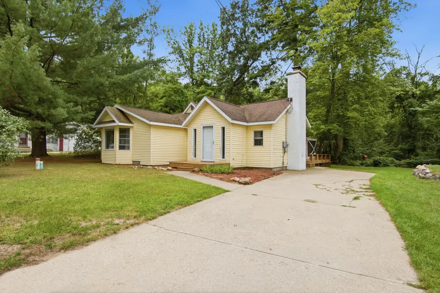 1508 E Hess Lake Drive, Grant, MI 49327 - #2