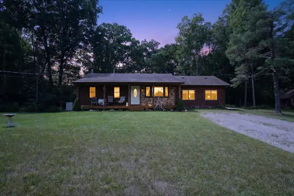 10077 Maple Hill Road, HowardCity, MI 49329