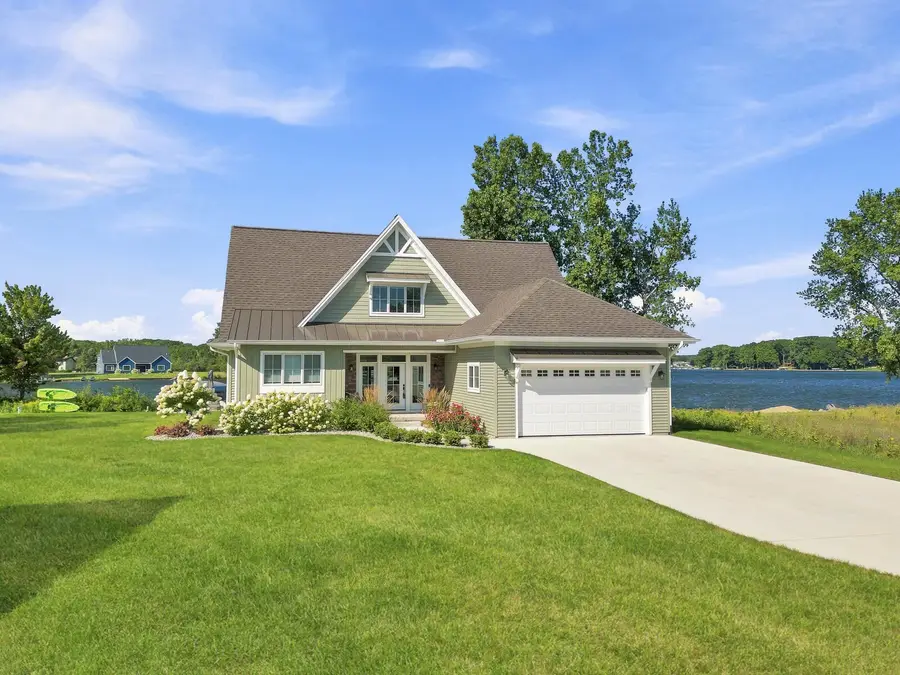 1019 Peninsula Drive, Lake Isabella, MI 48893 - #2