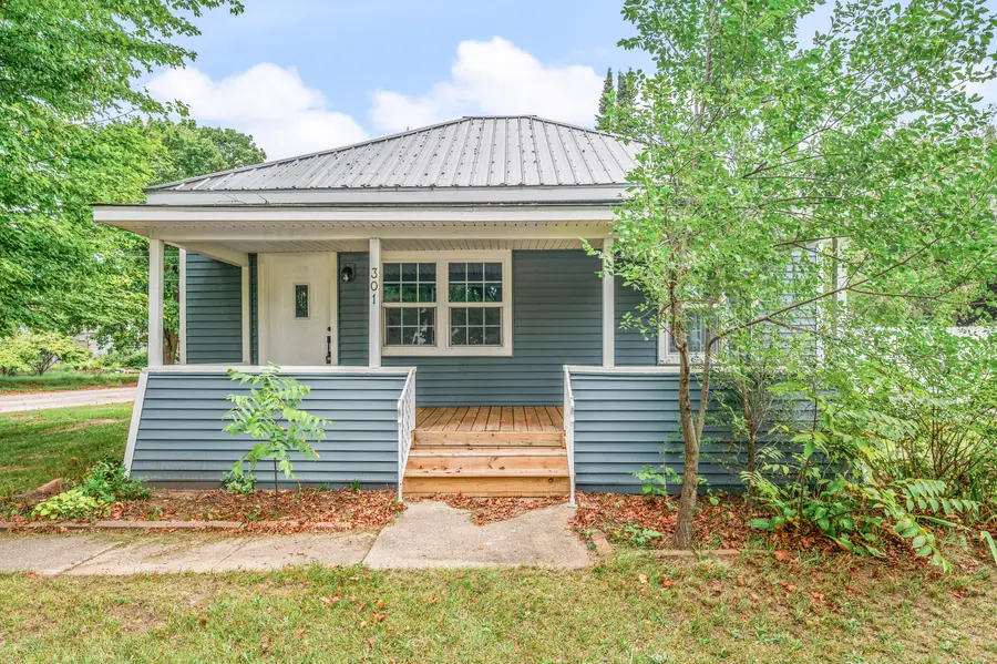 301 E Angel Avenue, Barryton, MI 49305 - #2