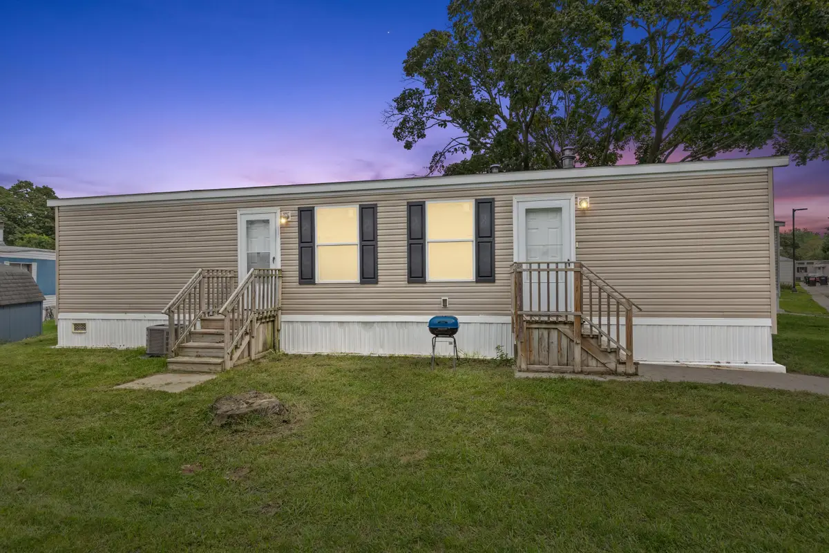 195 S Green Meadow Street SE, Grand Rapids, MI 49548 - #1