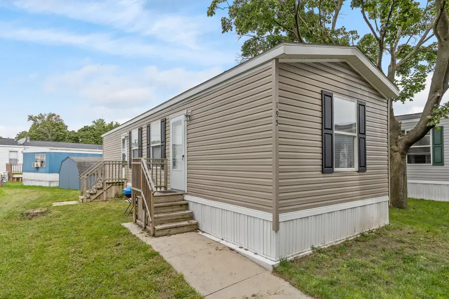 195 S Green Meadow Street SE, Grand Rapids, MI 49548 - #3