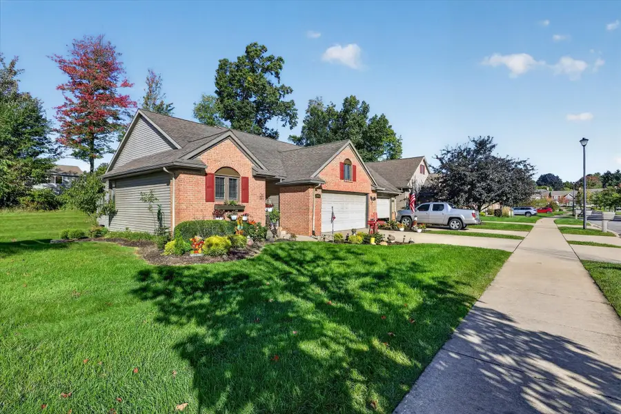 905 S Hawthorne Court Building: 1, Greenville, MI 48838 - #2