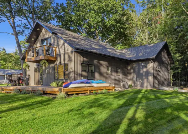 6854 Clubhouse Drive E, CanadianLakes, MI 49346