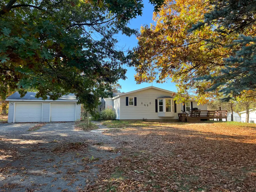 2450 S Greenville Road, Greenville, MI 48838 - #2