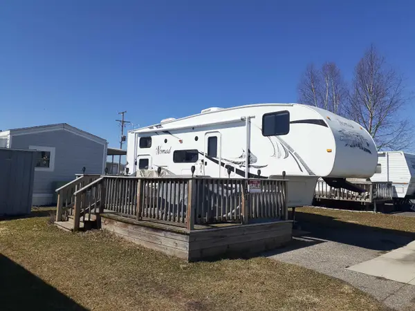 101 Steelhead LN, Oscoda, MI 48750