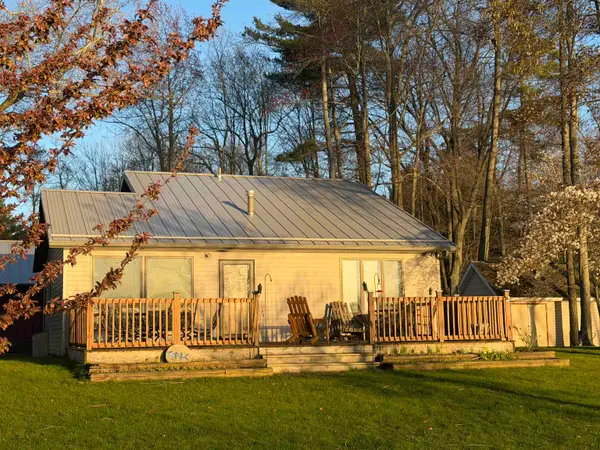 575 Rainbow, EastTawas, MI 48730