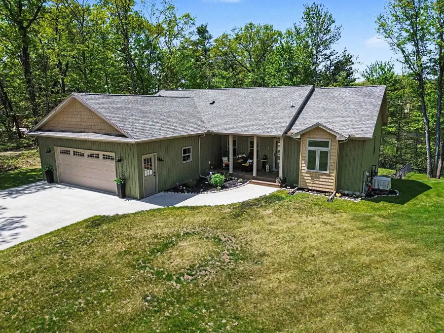 1735 Iroquois TRL, Sand Lake, MI 48748 - #3