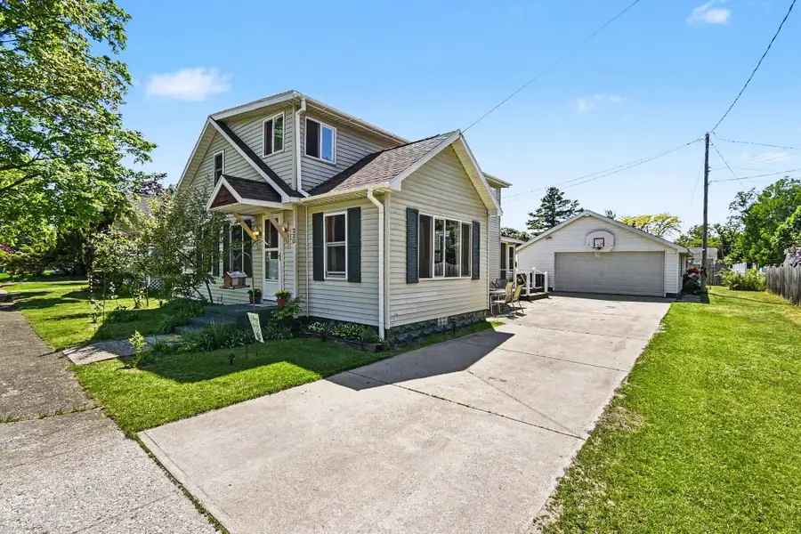 220 2nd AVE, Tawas City, MI 48763 - #2
