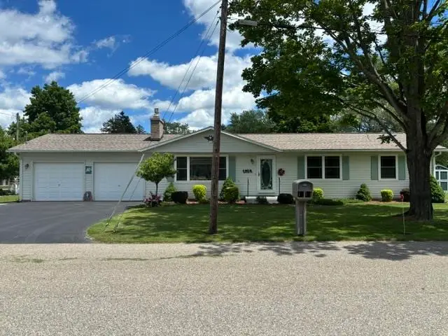 516 Locke ST, East Tawas, MI 48730 - #2