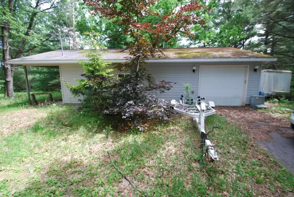 1256 N Plank, TawasCity, MI 48763