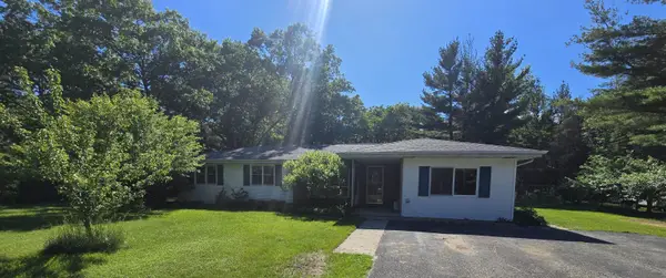 704 Forest RD, Oscoda, MI 48750