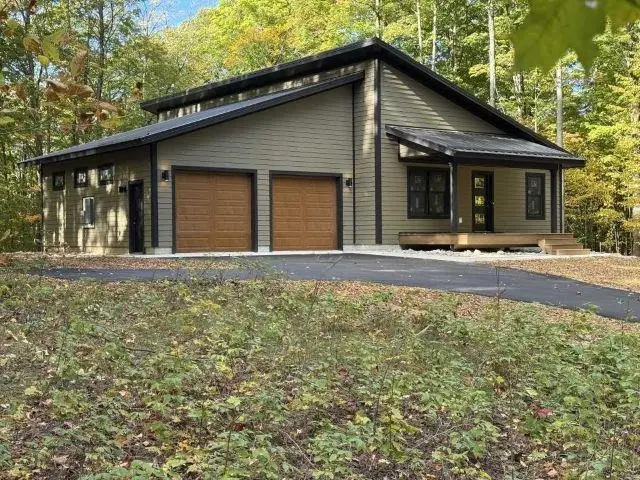 2418 Hawks DR, Bellaire, MI 49615 - #2