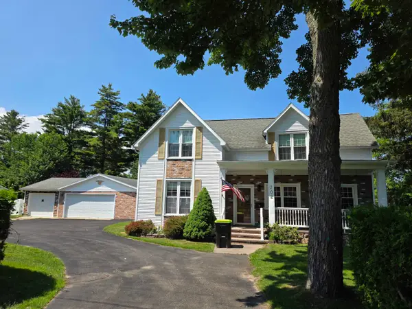 702 W Washington, EastTawas, MI 48730