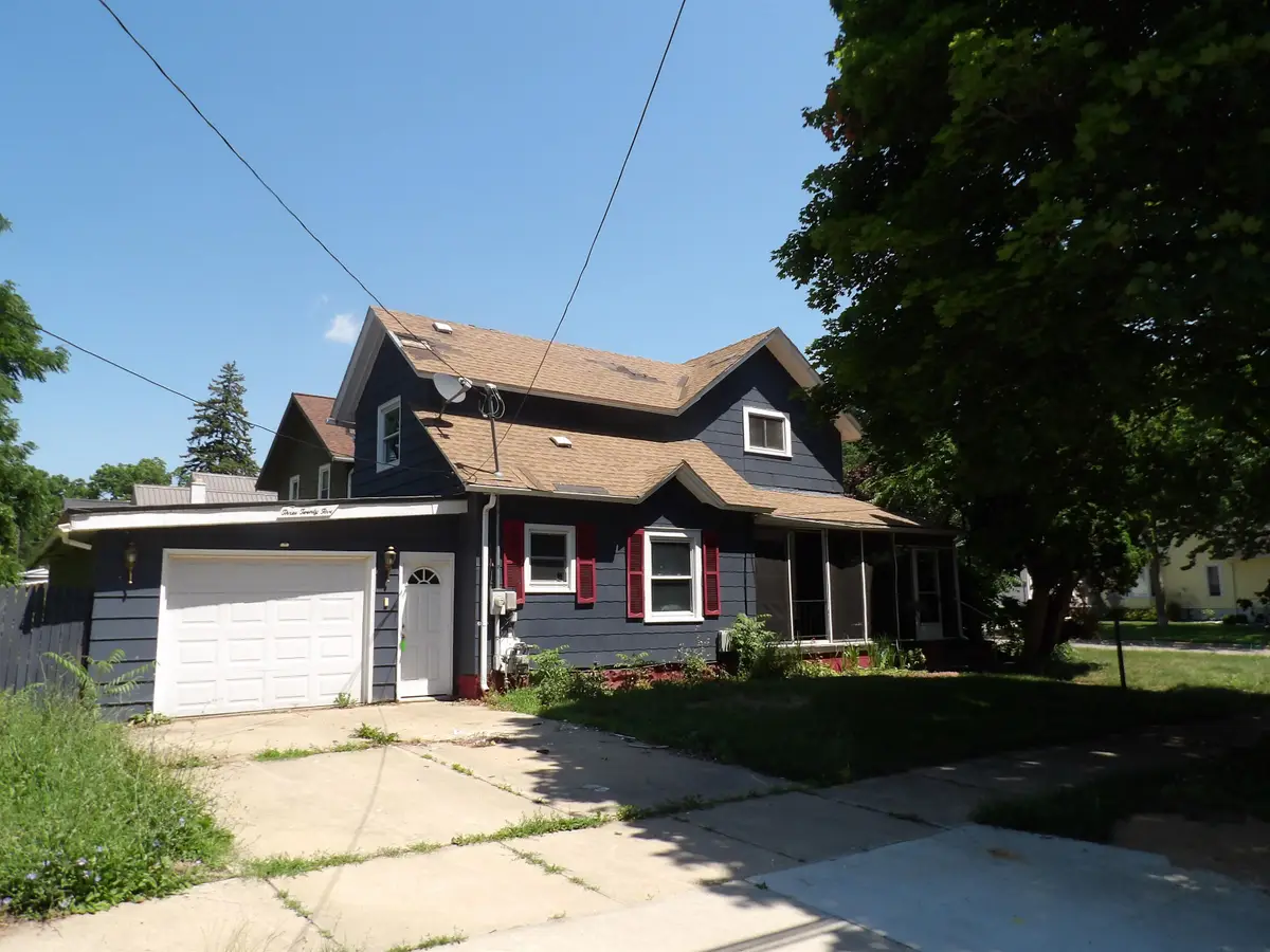 325 Walnut, Alma, MI 48801 - #1