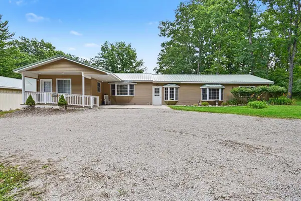 5444 S Branch, LongLake, MI 48743