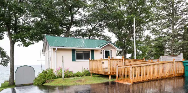 1396 US-23, EastTawas, MI 48730