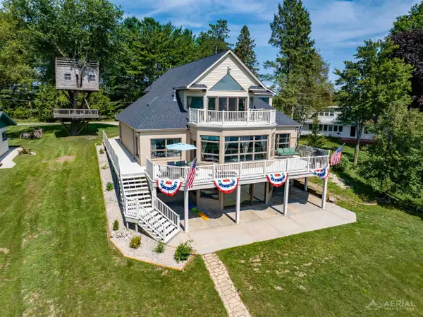 4348 W Lakeside, WestBranch, MI 48661
