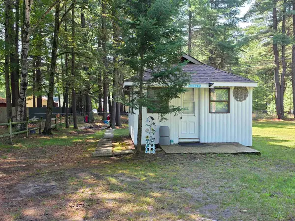 219 Colony RD, EastTawas, MI 48730