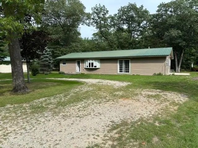 21 W Oak ST, Sims, MI 48703 - #3