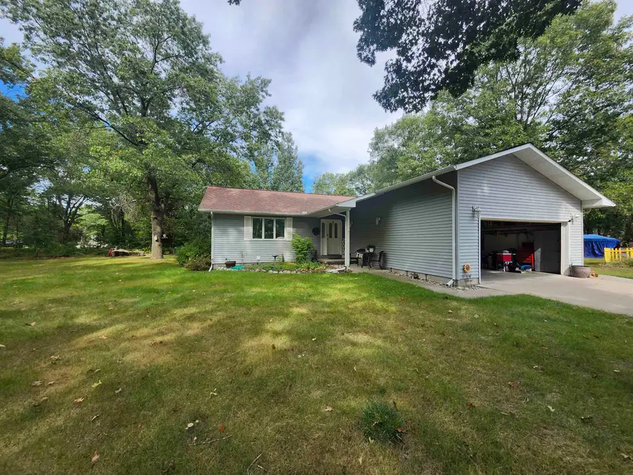 4052 Ralph Scott DR, Oscoda, MI 48750 - #3