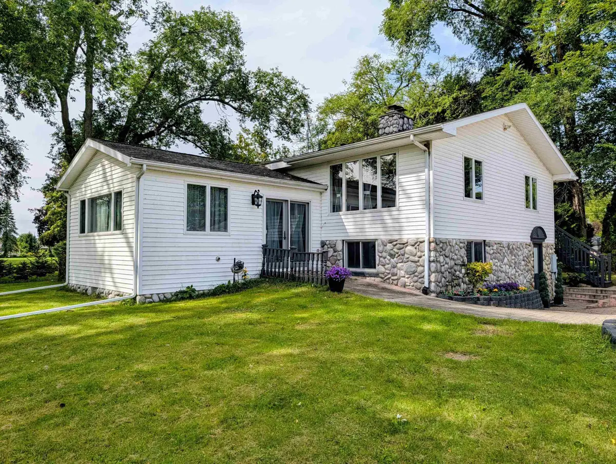 426 E Michigan, Au Gres, MI 48703 - #1