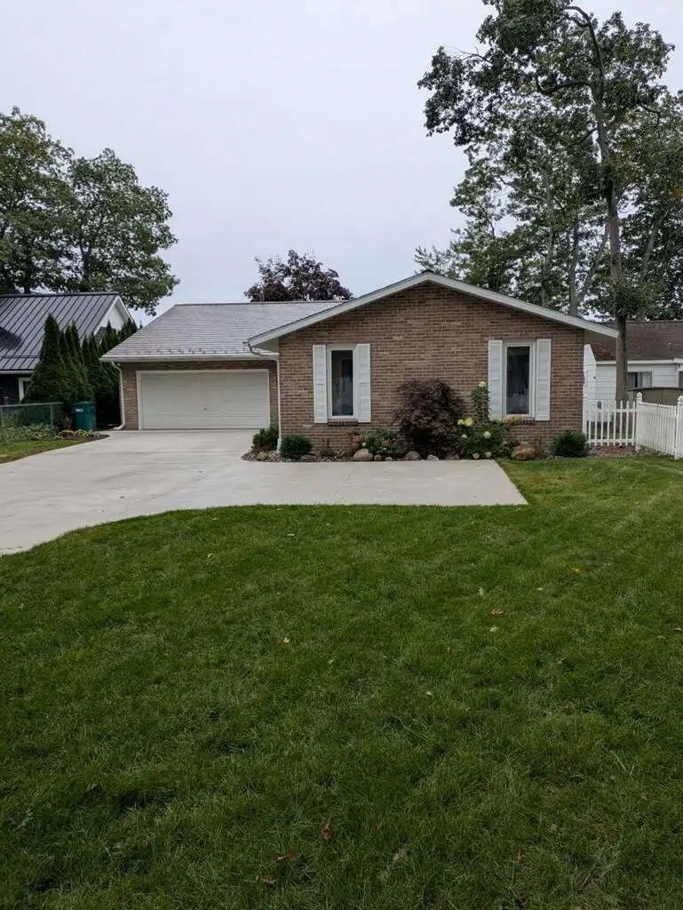 1765 Douglas DR, Alabaster, MI 48763 - #2