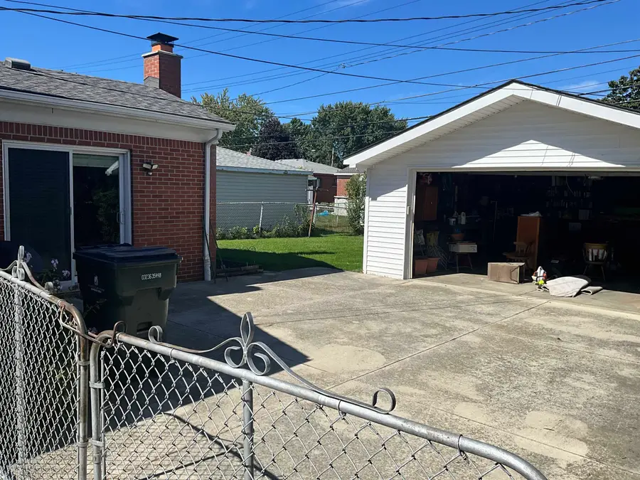 22501 Visnaw, Saint Clair Shores, MI 48081 - #3