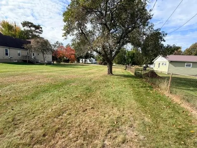 406 Washington ST, East Tawas, MI 48730 - #2