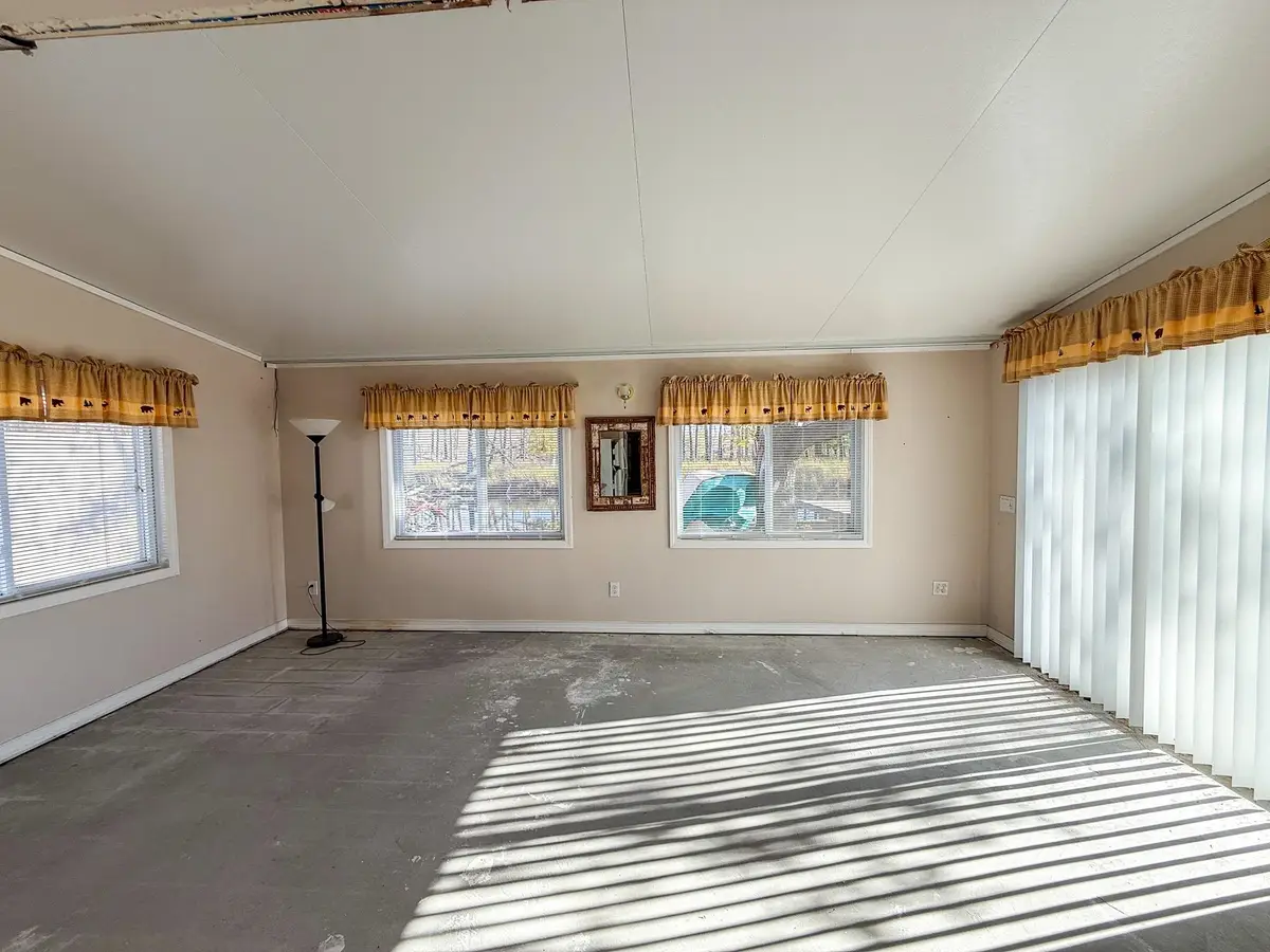 2264 Long, Lake, MI 48629 - #1