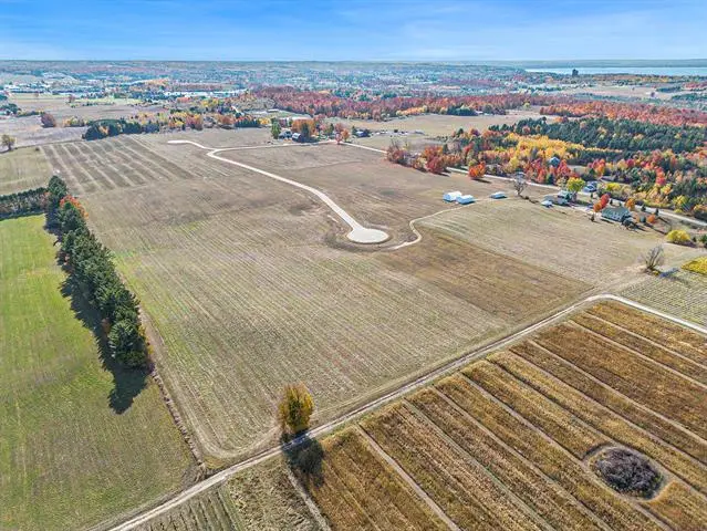 000-I Stroller LN, Williamsburg, MI 49690 - #1
