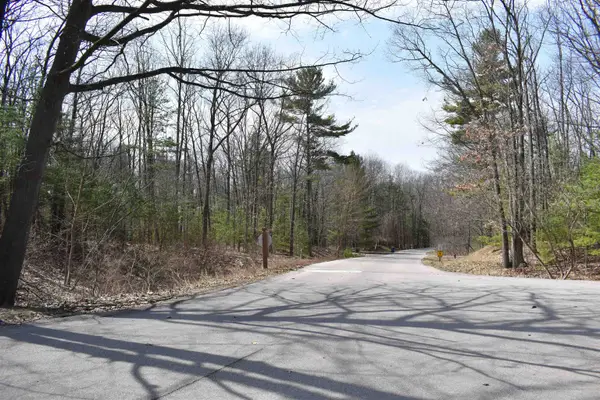 377 Peninsula Knolls, TraverseCity, MI 49686