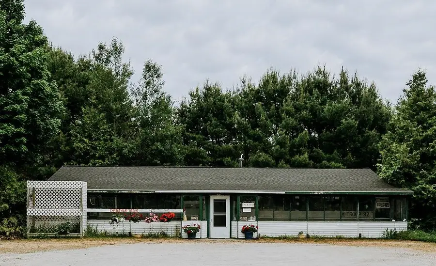 11184 N Mill ST, Northport, MI 49670 - #3